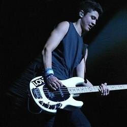hey follow @louisftmuke or i will impregnate your mom with the anti-christ