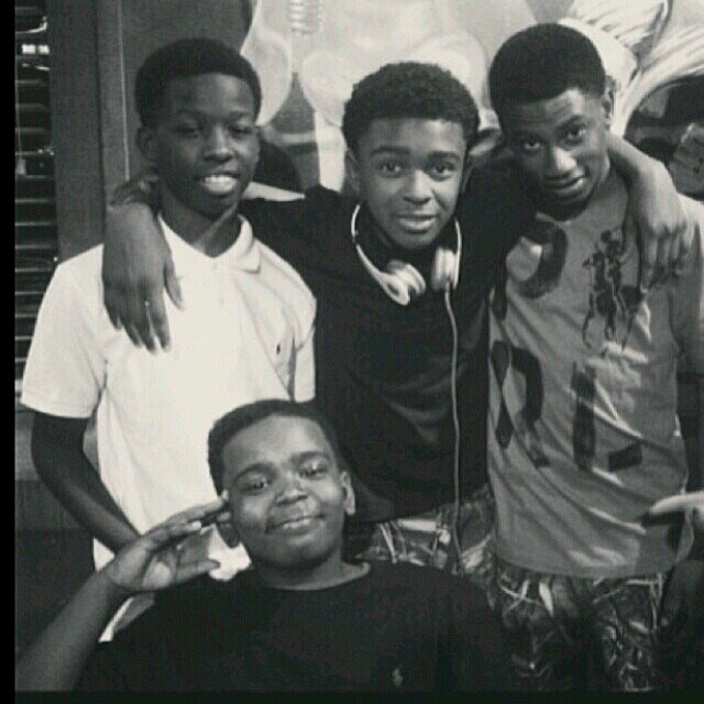 Followw Squaad !! We follow back !! THIS AINT WHAT YOU WANT Throwedohff Ent. will drop August 31st ! THROWEDOHFF MONEY GANG