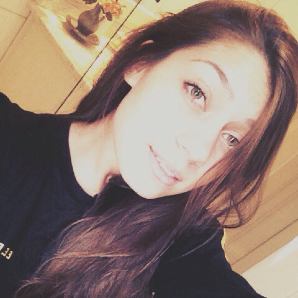 KarlindaLorenzi's profile picture. ...