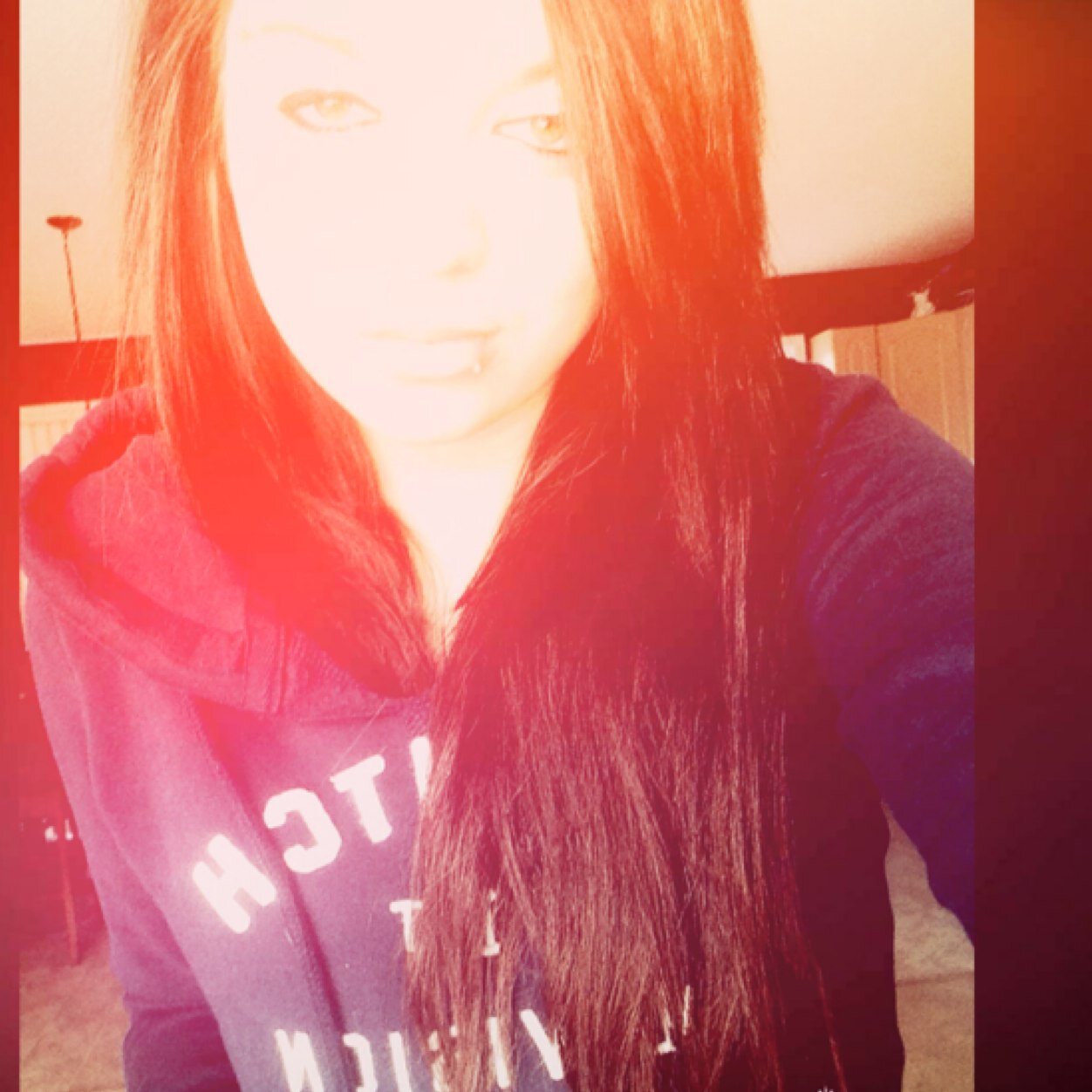 Canadian ~ 
17 Year old Girl , I Smoke Mary Janes FlowersIm Faithful as It gets , *•*• ~ Single , Instagram;Nicolettemacreid⚓️