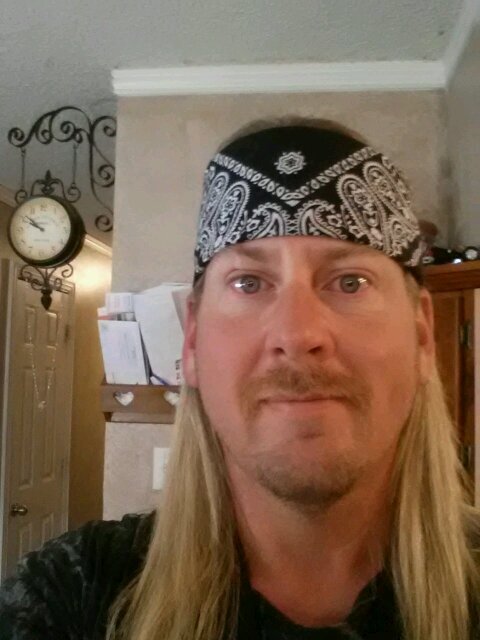 BlevinsHeathe's profile picture. I work hard, and play hard...I love playing guitar and taking care of my family. Believe we can make America Great Again Donald Trump for President!!!!