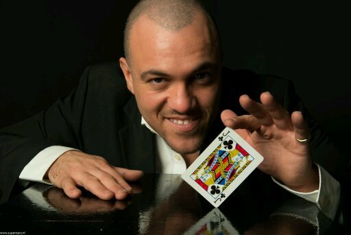 richarddacostaa's profile picture. ik ben een entertainer: goochelaar,vuurspuwer en flairtender. ik ben gespecialiseerd in Close up-Magic Tabel-Magic en bar-Magic. voor al uw feesten en evenement