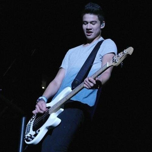 hey follow @louisftmuke or i will impregnate your mom with the anti-christ