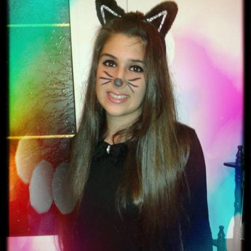 I love One direction.I'm a proud directioner.I'm tall with brown hair and brown eyes!I'm from Greece!I love dancing and singing!Music is my life!Greece wants 1D