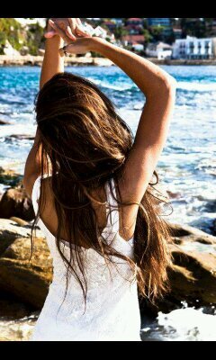 Avi not me obviously..... Just tweeting what I feel, think, eat among other things very exciting soo follow me!