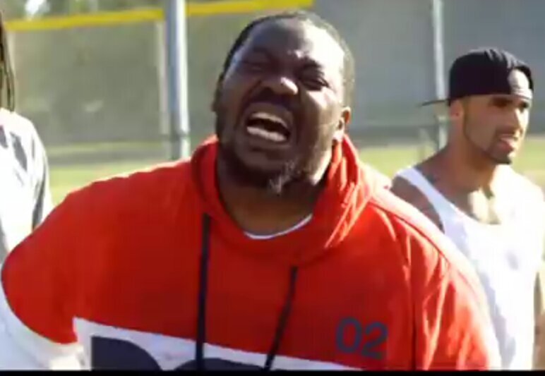 littlethugman92's profile picture. . \____________/.