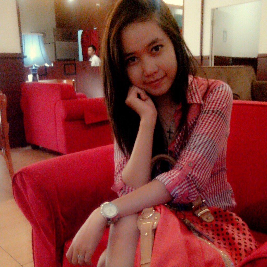 | Love Jesus | Stie Pb Palu | Akuntansi | 
pin : 752EF379
line : @missliono 
instagram : @missliono
E-mail: nhora_liono@yahoo.co.id