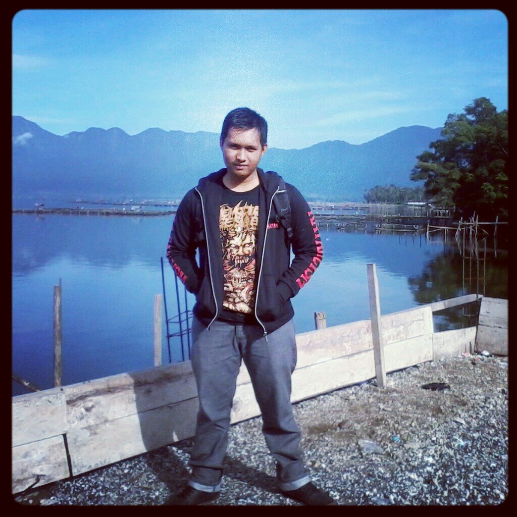 perakit roket di indonesia