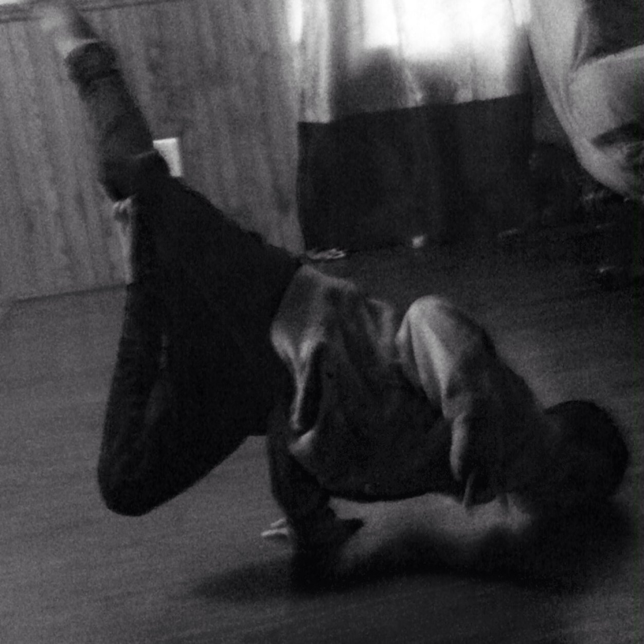 Real name Jetli I breakdance Instagram OfficialBboyLegacy follow me Vine OfficialBboyLegacy 
Im 1⃣0⃣