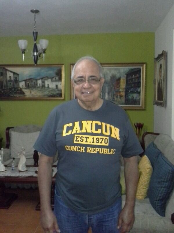 Dr. venezolano amante de  la democracia