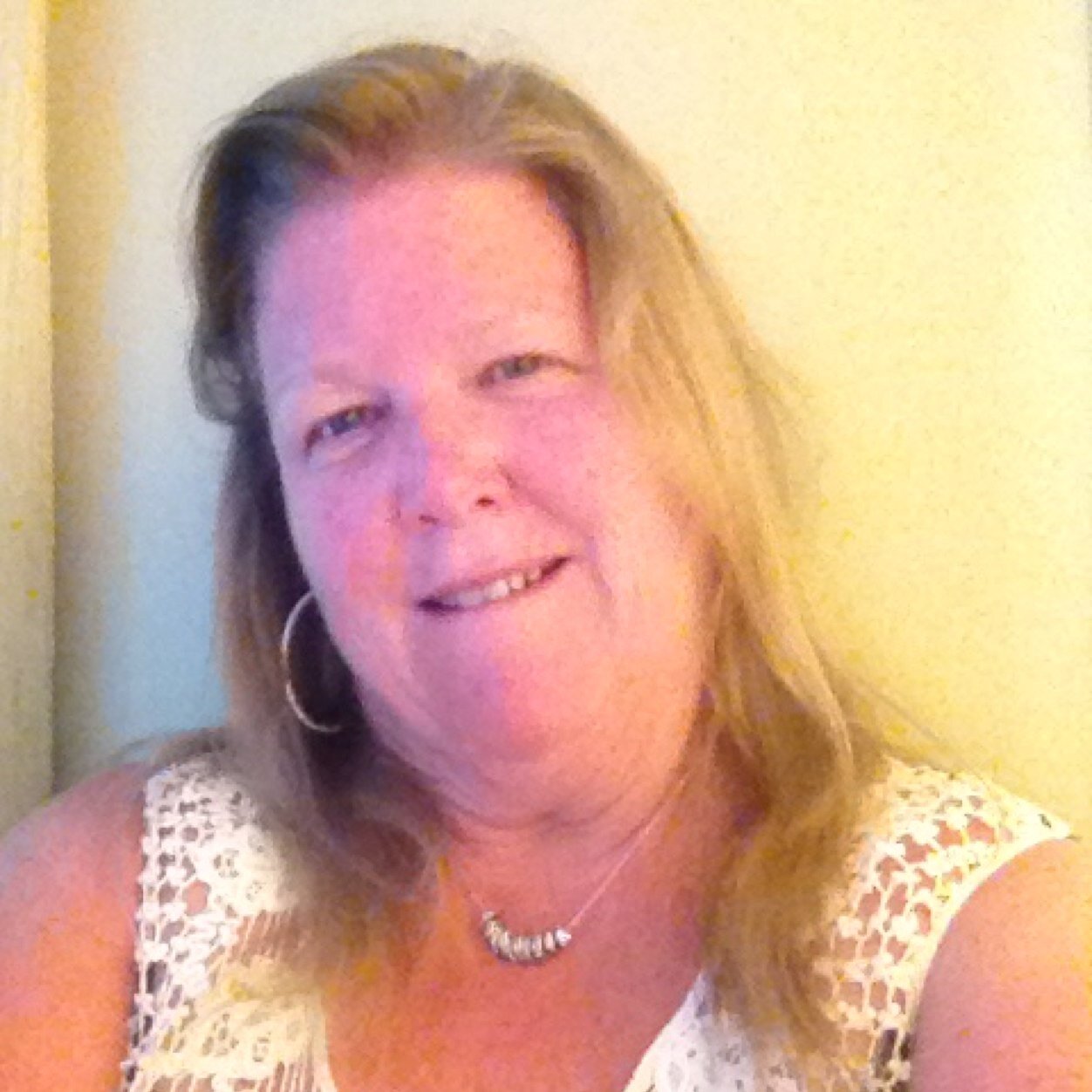 y_malcom's profile picture. 