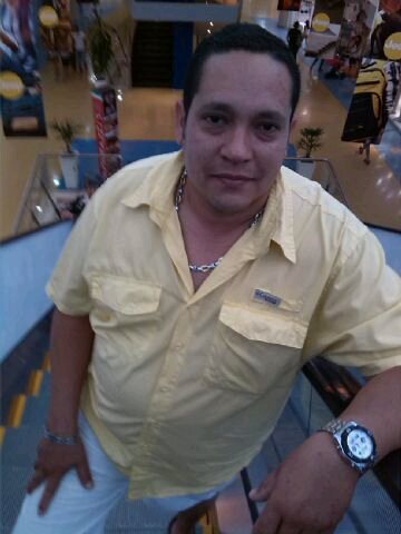 Comerciante, Padre de familia, vivo en el Estado Nueva Esparta