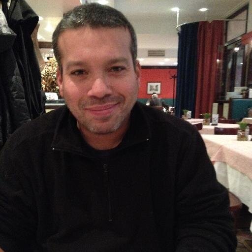 vrobayo's profile picture. Celoso de mi informacion personal