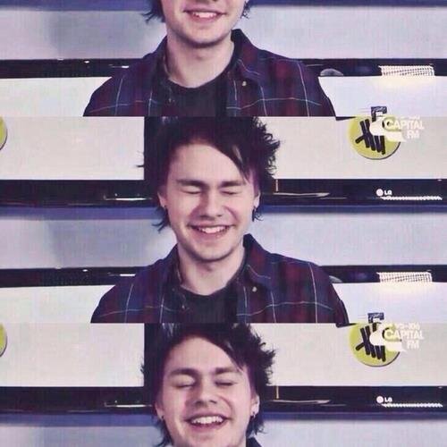 Please follow @acousticmashtxn bc she gave you a free follow! :)