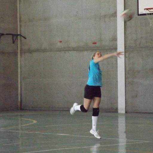 10. Estudiante de Comunicación en Loyola Andalucía.
https://t.co/OvnURVyUKE 
Amante del mar y del deporte. You can't stop waves, but you can learn surf