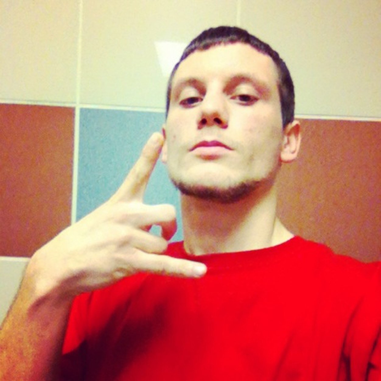 i stay gucci nd smoke weed #turnup #familyovereverything #3hunna #niggasforlife @jswizzle57james