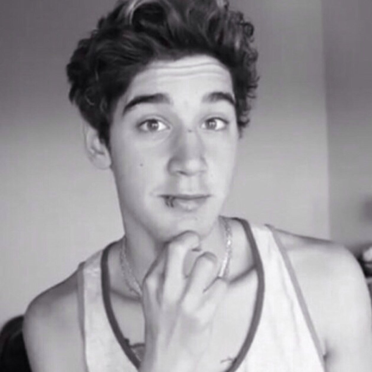 i love the janoskians OMFG. 0/5
