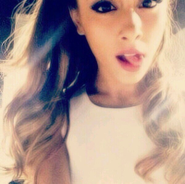 hugsmelais's profile picture. RT PLEASE ---- https://t.co/05l6pTMOsa https://t.co/8snQFXOZIs