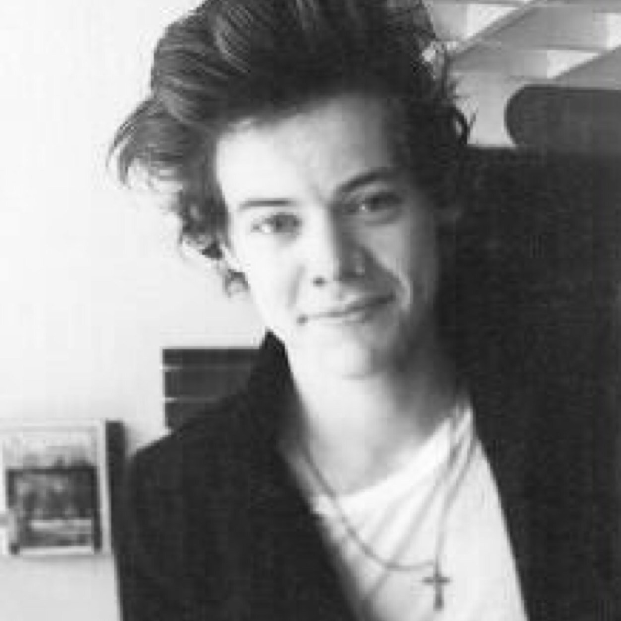 go follow @narrycarnival because she just gave you a free follow :) have a good day x