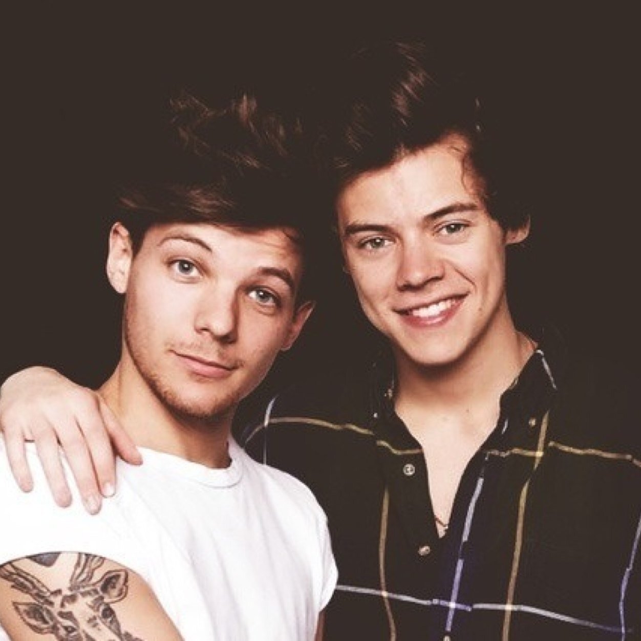 lubetubelarry's profile picture. GO FOLLOW @lxrrylemonade BECAUSE SHE GAVE YOU THIS FOLLOW