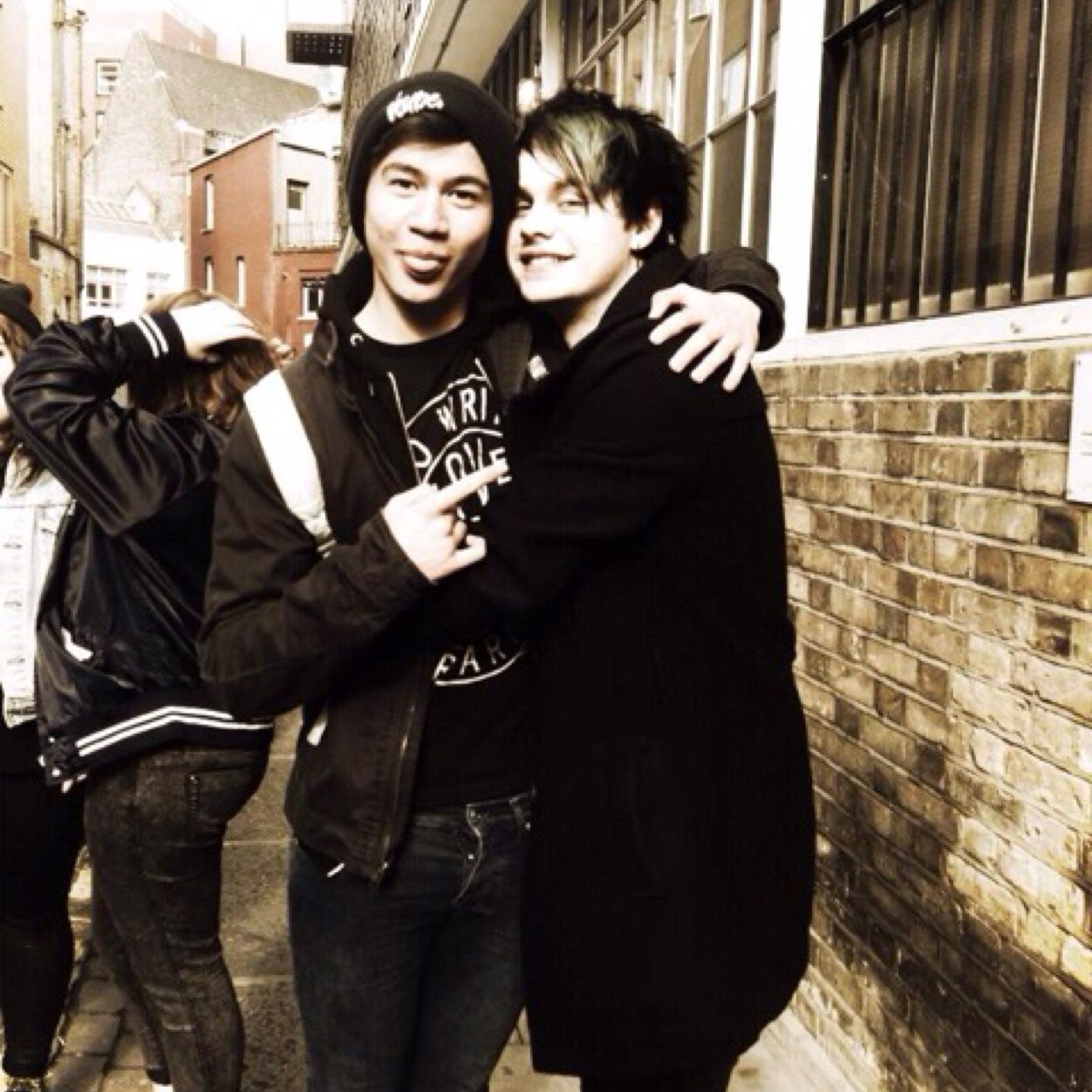 demboybands's profile picture. FOLLOW @IRWlENER JUST ASK FOR A FOLLOW BACK