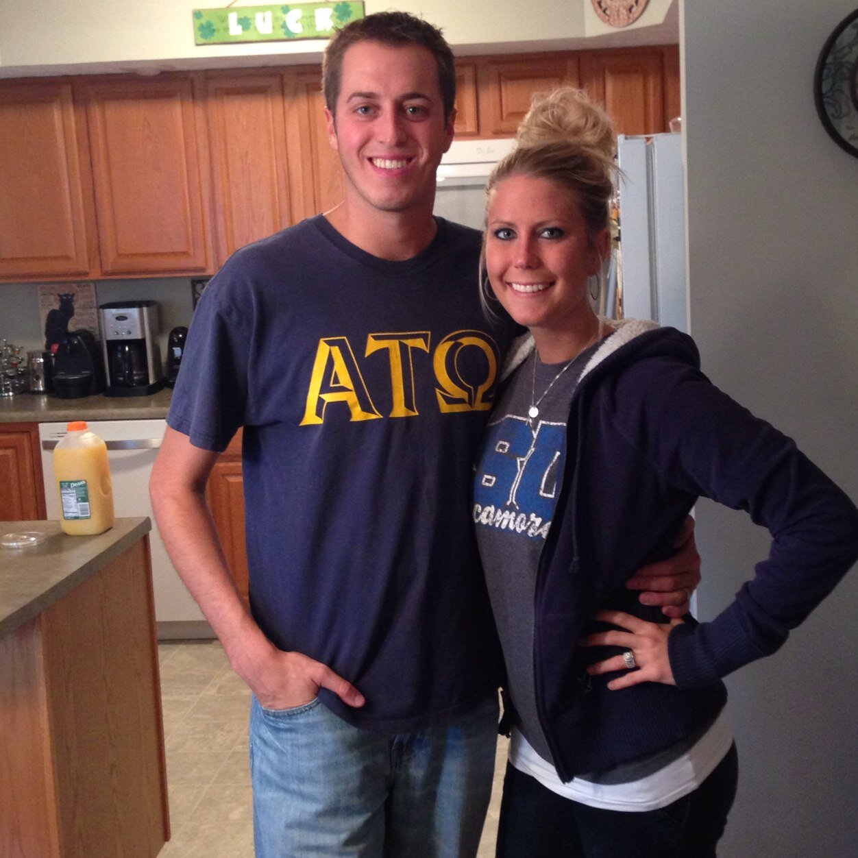 leSliEchoWcHow3's profile picture. #Married  @ksteffyn *i like to have fun* ..i love my friends, family and husband ❤️..    -live with no regrets because they are mistakes but memories made-