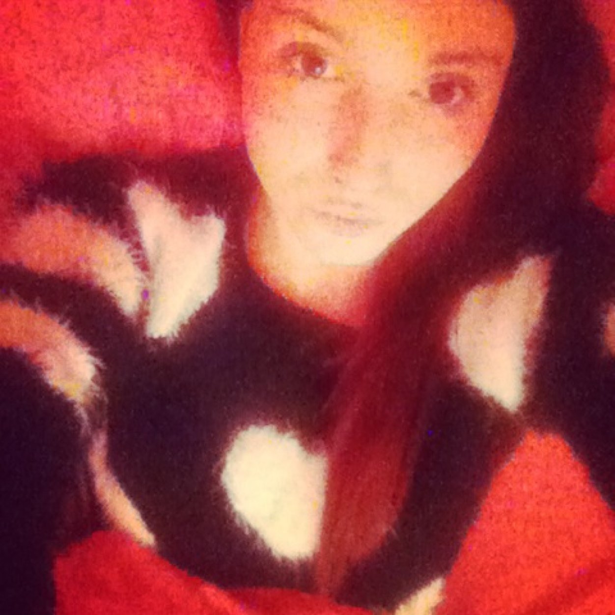 16 years old, nice personality, sarcastic, trust worthy and a good friend, if you follow I follow back ;)