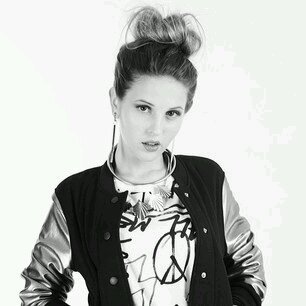 twiteo lo que pienso, faveadora que te FOLLEN normal.
