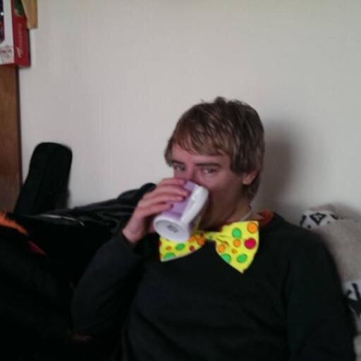 screejay's profile picture. Q: 'tlik? 
A: No see twa.