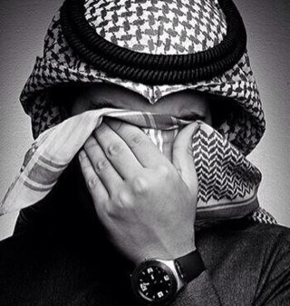 : آلضيقة آلي ضمهآ آلقلب بسگوت
گنهآ علـى جـدرآن قلـبي ترآكت

حآولت آفـوتهآ گـذآ عـيت تفـوت
حتى آلمدآمع مـن قسـآهآ تبآگت