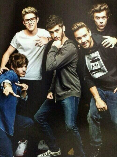 tal vez no estuve desde el  principio pero si estaré asta el final ♥ amo a esos 5 chicos que cambiaron mi vida. sonrie nunca lo olvides ;) ♥ 1D ♥