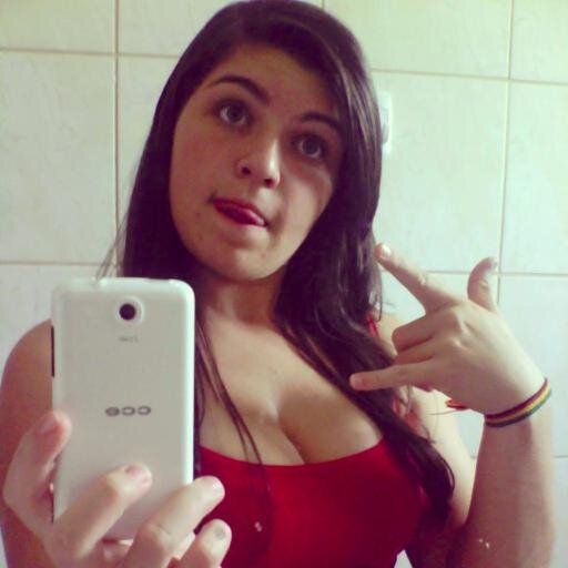 @luluh_moura  ♥ , @wtfbibis  ♥ , @SamantaJorge_  ♥ , e @KetllenSabriina  ♥.    Minhas melhores amigas.
Barbacena, Mg   *.*