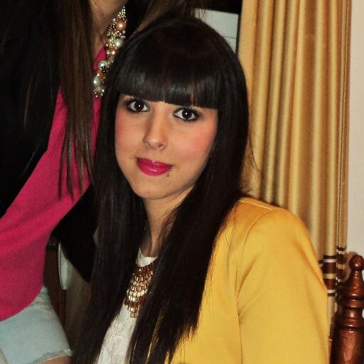 Estudiante de 4º de Economía en la UMA, 21 años. Que nada ni nadie empañe tu sonrisa.