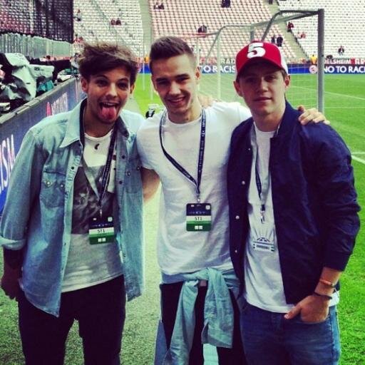 Nouiam is perfect 3 love our three angels @NiallOfficial @Real_Liam_Payne and @Louis_Tomlinson
