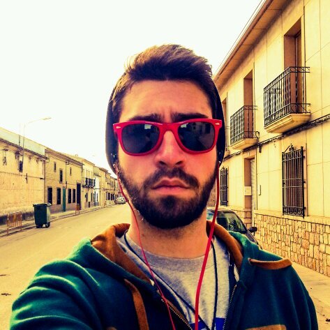 Amante del deporte y de la buena música. Estudiante de Ccafyde. Siempre hay algo de luz en la oscuridad.// No intentes algo, hazlo o no lo hagas