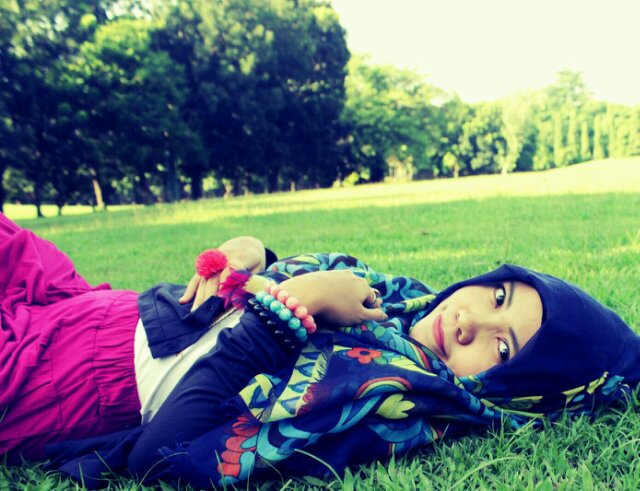 Menjadi wanita yg rendah hati, bukan rendah diri. (Berhijablah) Aurat jangan dibagi-bagi, sesungguhnya itu hanya milik suami..