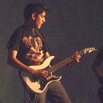 Musician, engineer, gamer, maker, RC pilot. Software engineer @Google.