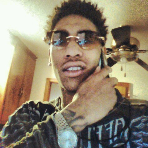 #Y$L Now Look At Dis Young Nigga! BREADWINNERZ FUCK NIGGAZ #BRBMG Run Da Town Like My Mf Street Sign #FreeMyBoyz #LongLiveLaLa