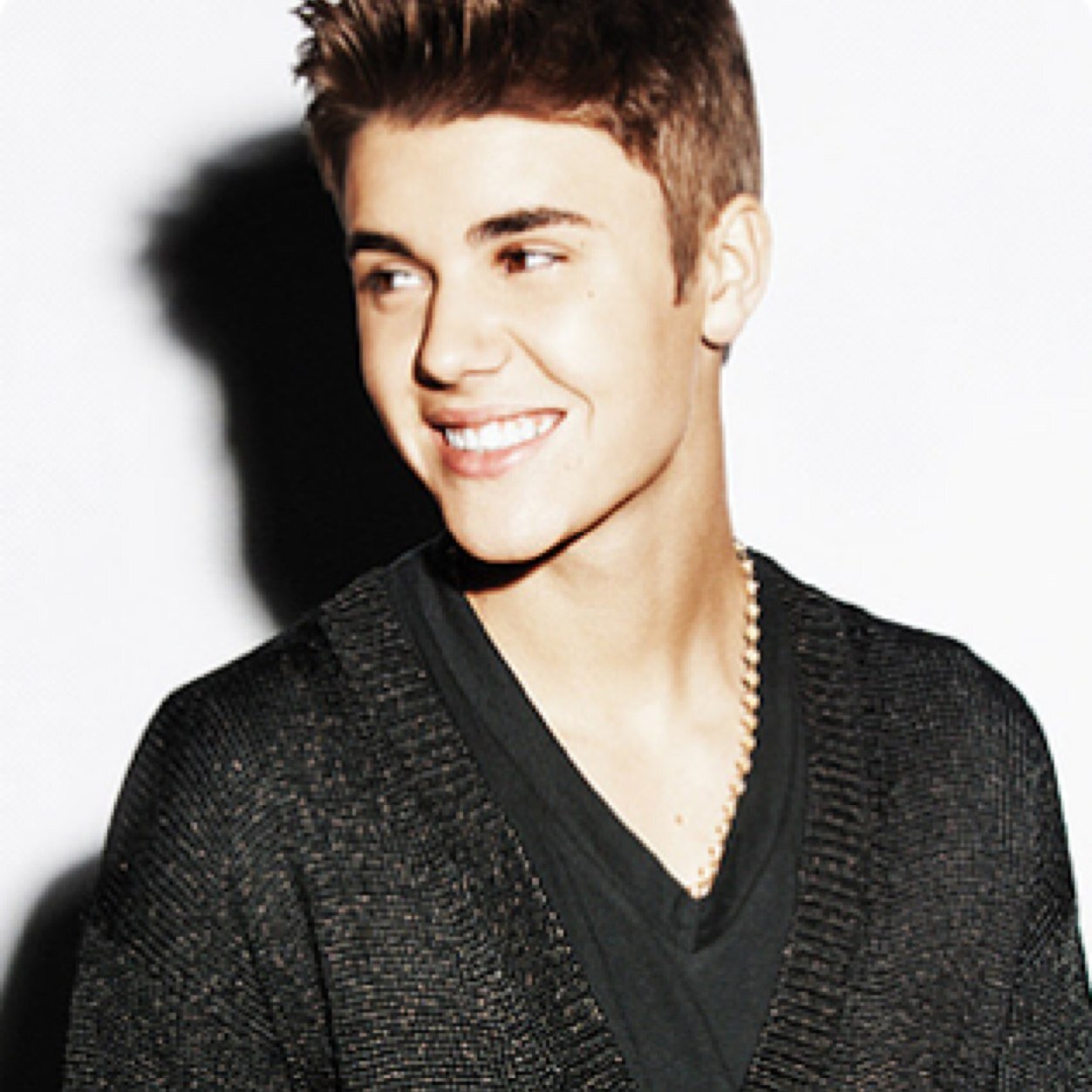 I'm Belieber &&' Zendi-Lover &&' Mixer love my Family and friends. U smile I smile :3 Follow me! I follow back ;)