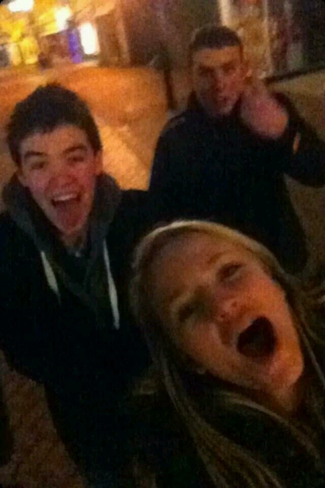 DziiGnShifTZz's profile picture. I am a xbox gamer i play for fun and competively i only play call of duty not always on because college at the moment message me Arron Brist 95