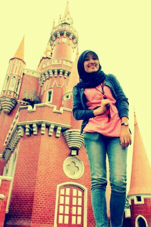 I love my god , I love my parent , I love my dear and I love my life :*