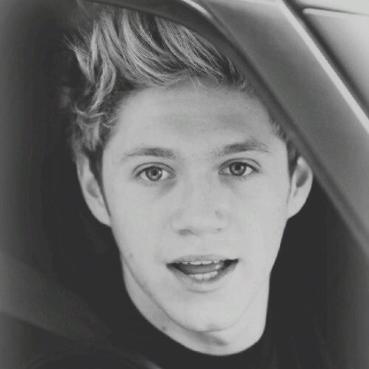 free follow from @wearynialls