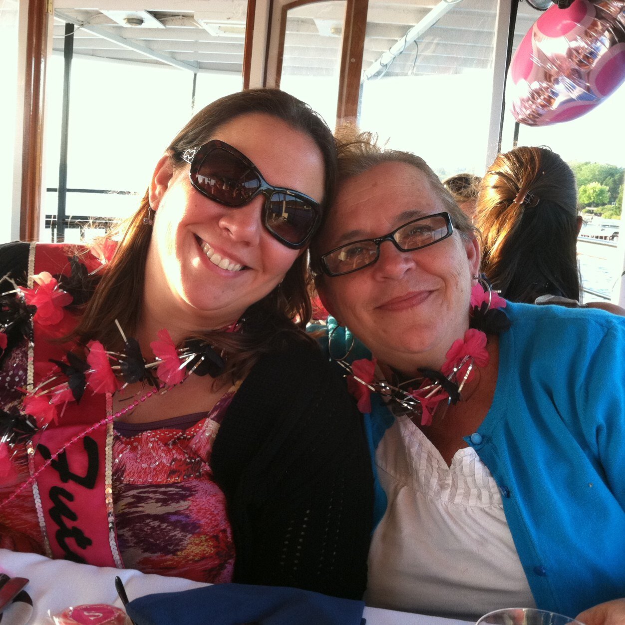 Librarian, teacher, Mom to Stella & Ethan, Divorced #librariansuperhero #bleedpurple