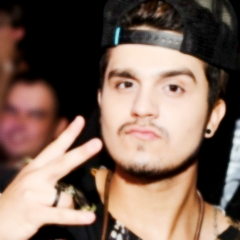 ``Luan Santana seguiu você´´ Agora na bio em breve nas mentions.