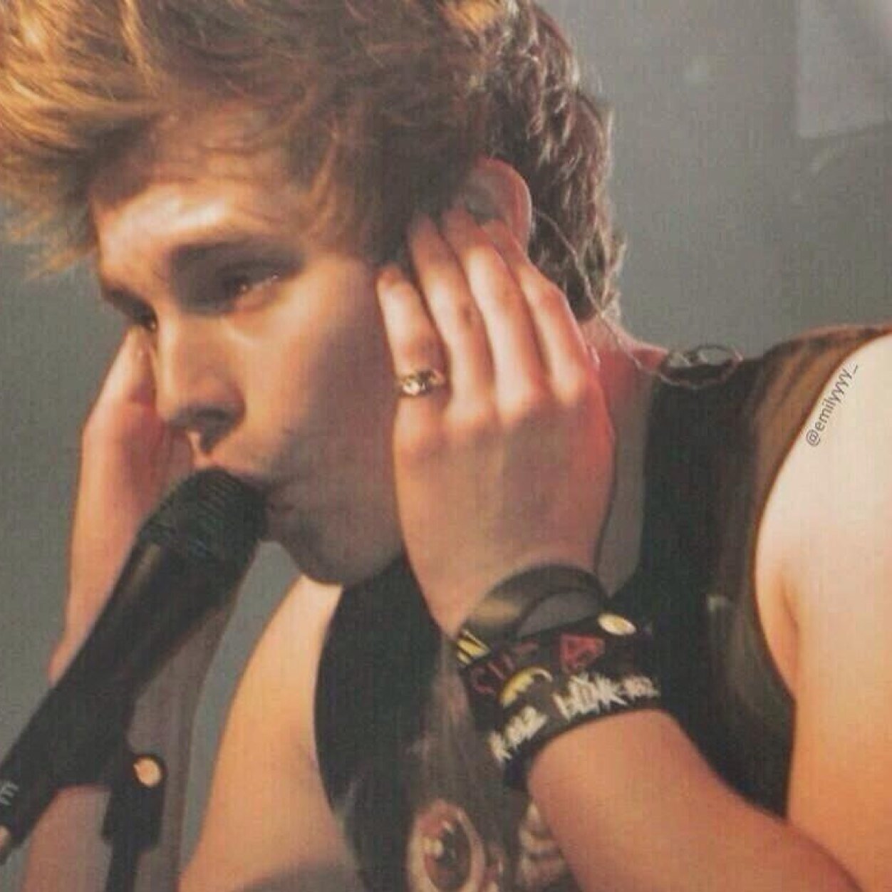 stylesandfranco's profile picture. hii it'd be nice if you followed my main account @stylesyup since i gave you a free follow yay