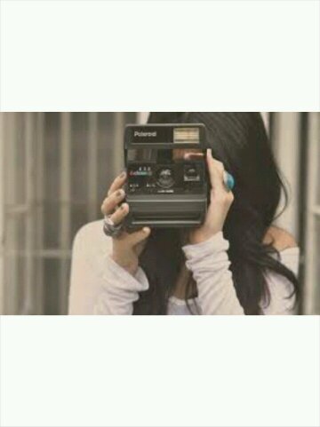 {Principalmente para los amantes de las buenas fotografías y también para ustedes, lectores}. ○ Follow me and i follow back you, x.