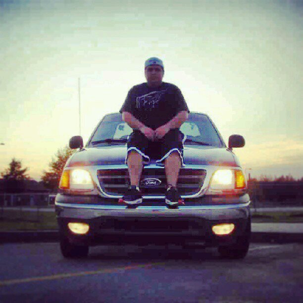 chrisgriffin502's profile picture. beware of the gold digger