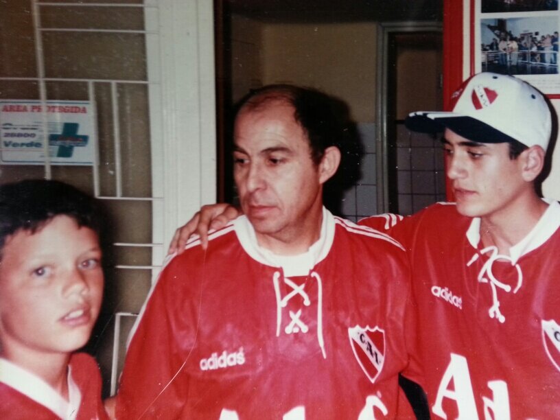 Papá de juanse e hincha del rojo. .... Lo demás es accesorio. ..