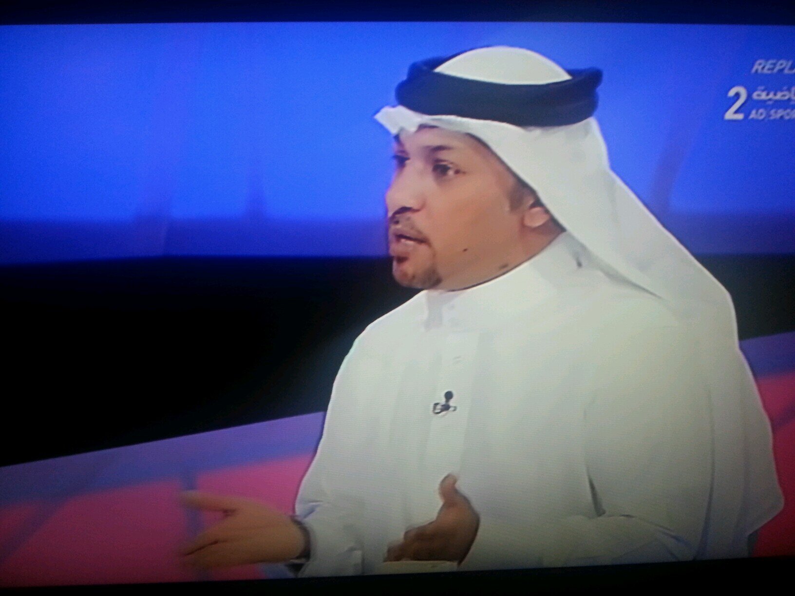 لاعب منتخب البحرين سابقاً محلل وناقد رياضي وامثل رأيي الشخصي بكل قناعتي الرياضية