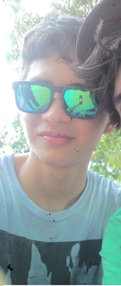 soy activo, me gustan las chicas y amo el skate..!